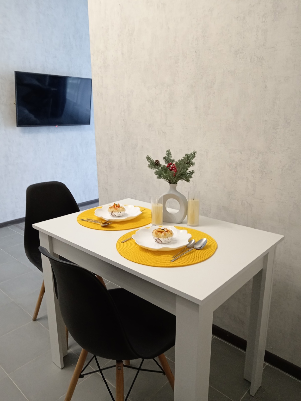 Уютная студия с панорамным окном