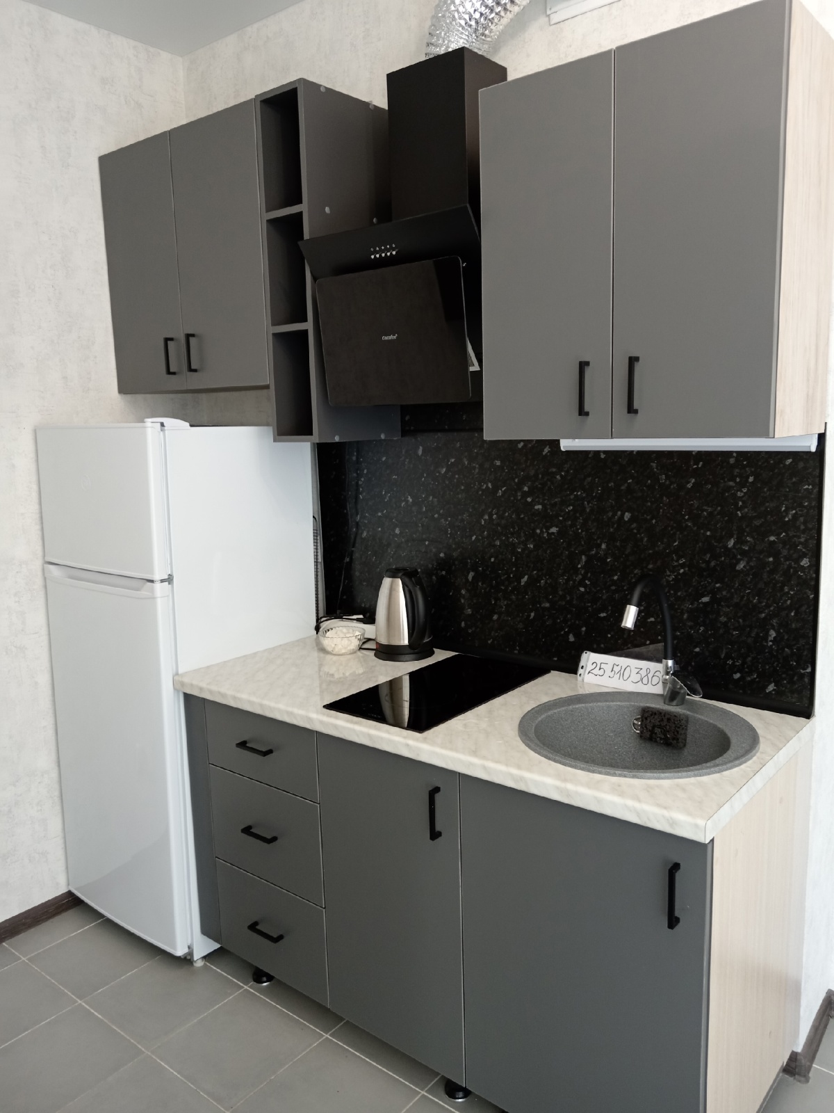 Уютная студия с панорамным окном